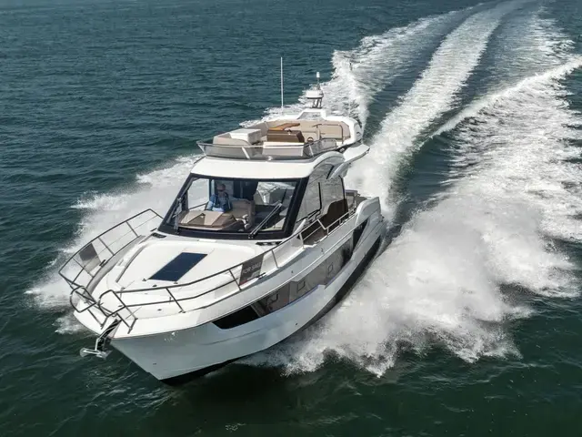 Galeon 400 Fly