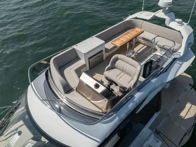 Galeon 400 Fly