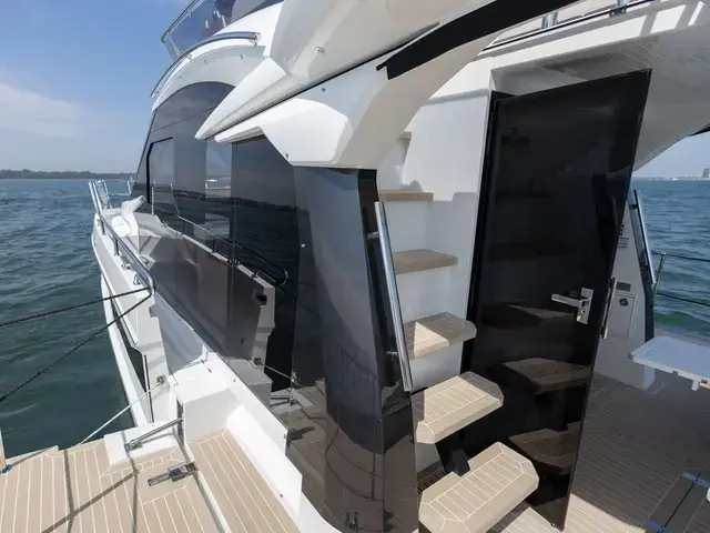 Galeon 400 Fly