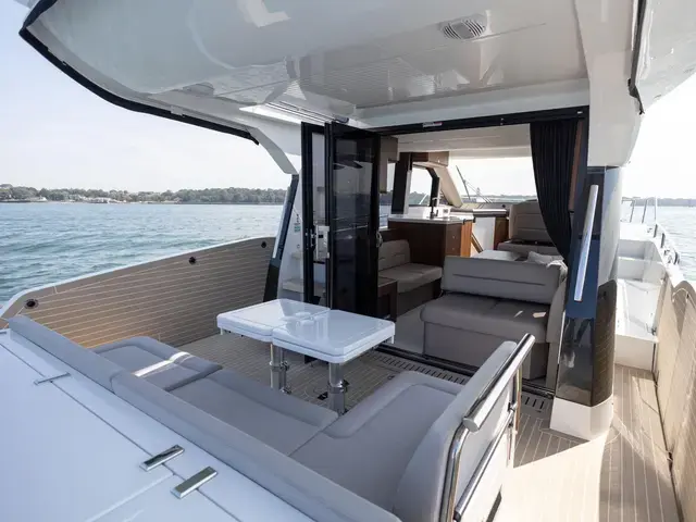 Galeon 400 Fly