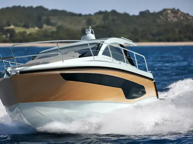 Sealine S335