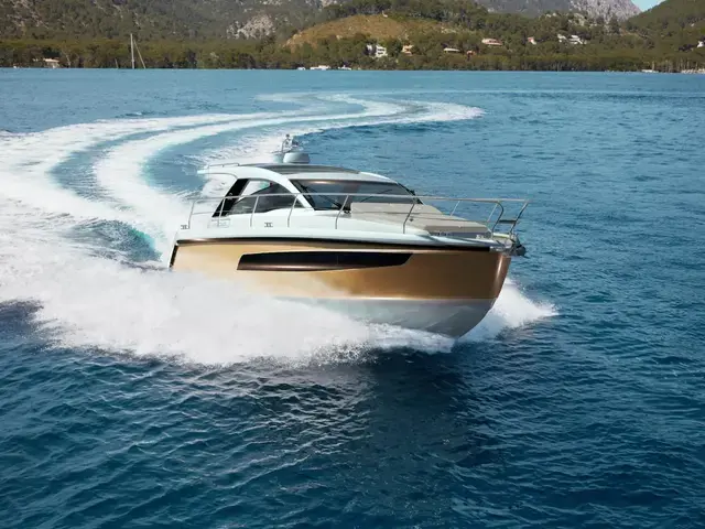 Sealine S335