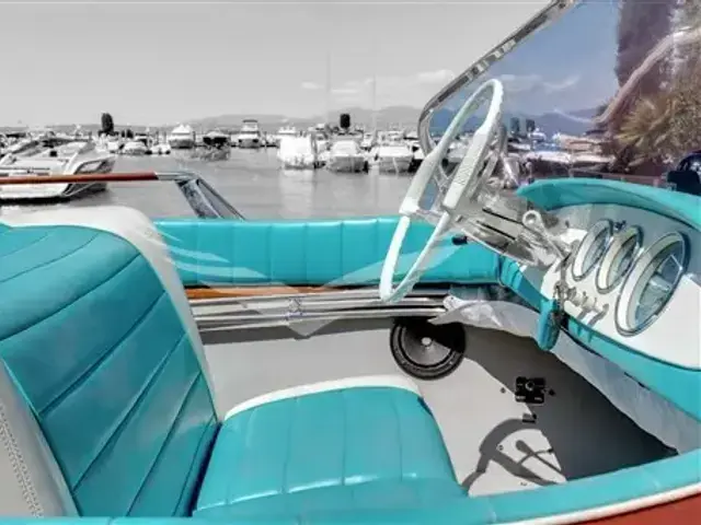 Riva Junior