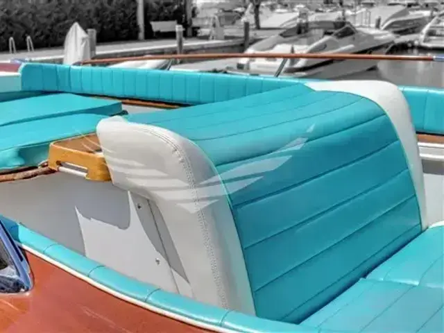 Riva Junior