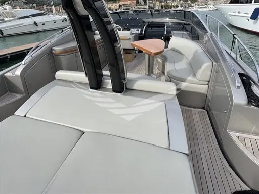 2009 Riva 52 rivale