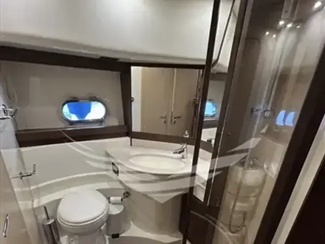 Ferretti Yachts 550