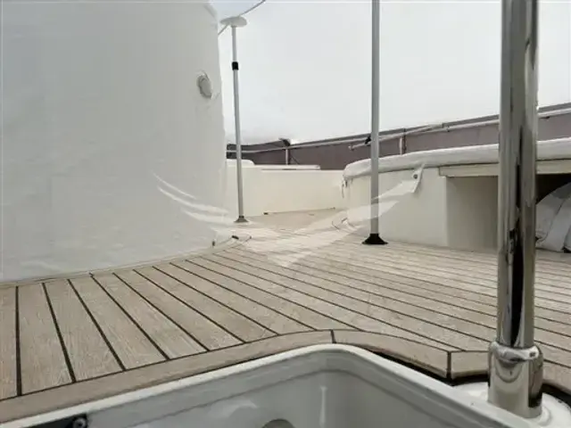 Ferretti Yachts 550