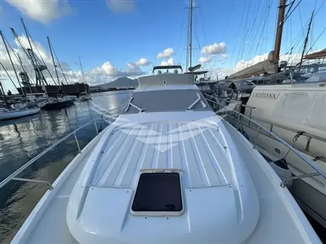 Ferretti Yachts 550