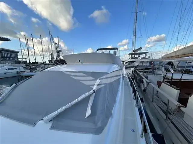 Ferretti Yachts 550