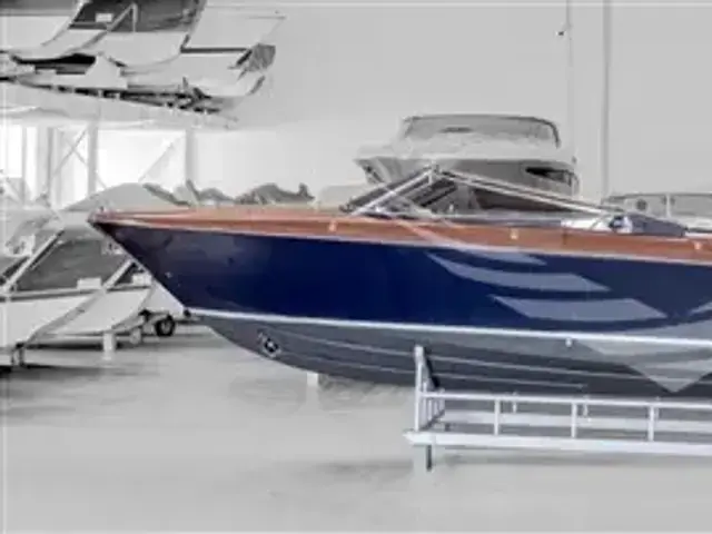 Riva 33 Aqua