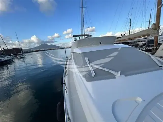 Ferretti Yachts 550