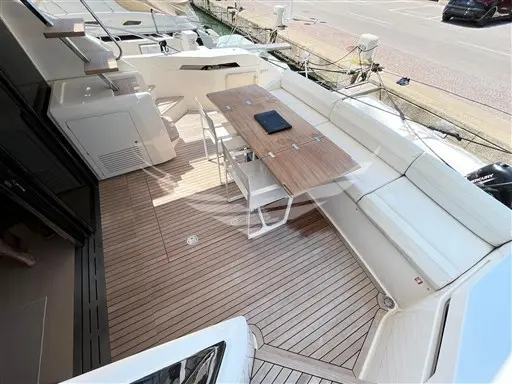 2018 Ferretti 550