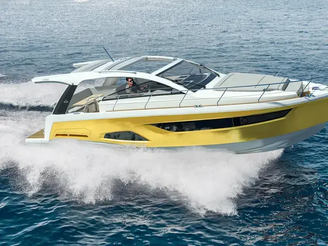 Sealine S390 for sale in Spain for €398,600 (£336,454)