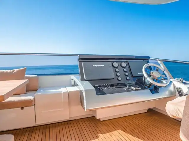 Azimut Flybridge 80