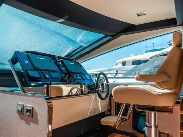 Azimut Flybridge 80