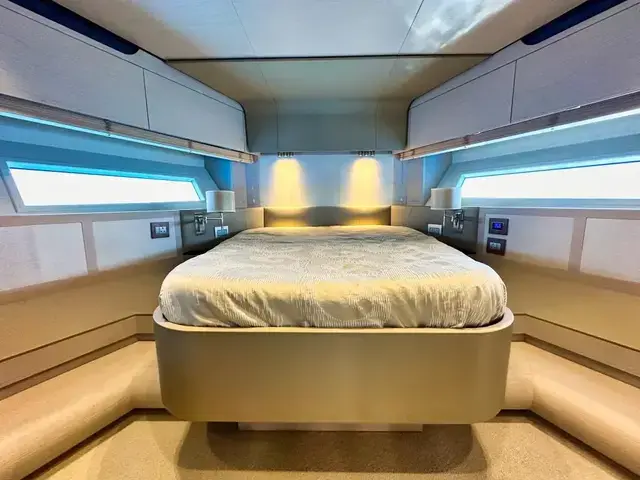 Azimut Flybridge 80