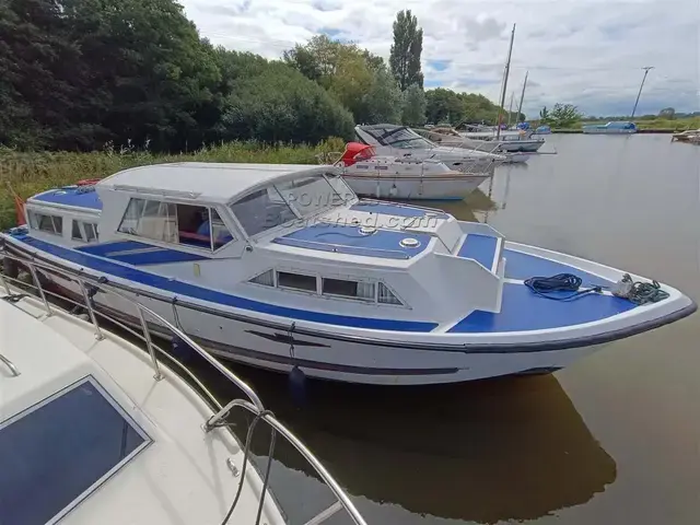 Aquafibre boats 38