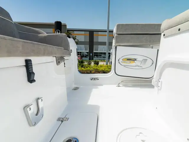 Sea Hunt Boats Ultra 305 SE