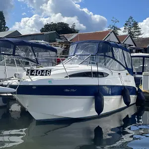 2005 Bayliner 245