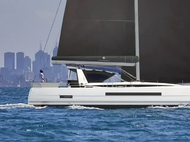 Jeanneau Yachts 55