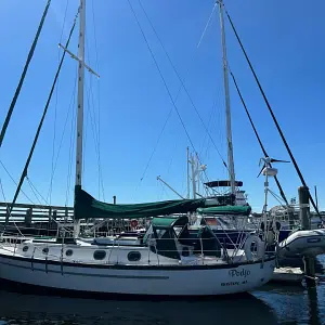 1985 Pacific Seacraft Crealock 37