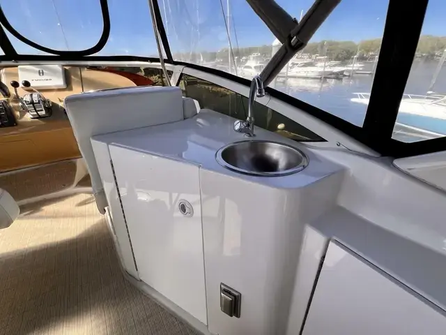 Carver 396 Aft Cabin