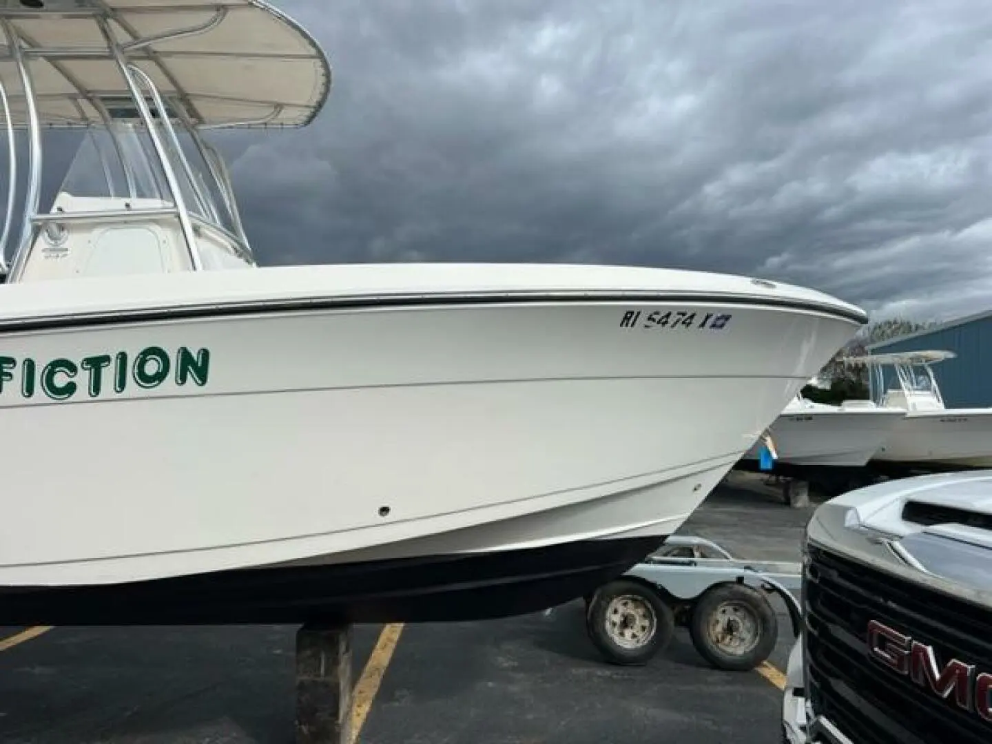 2020 Cobia Boats 237 center console