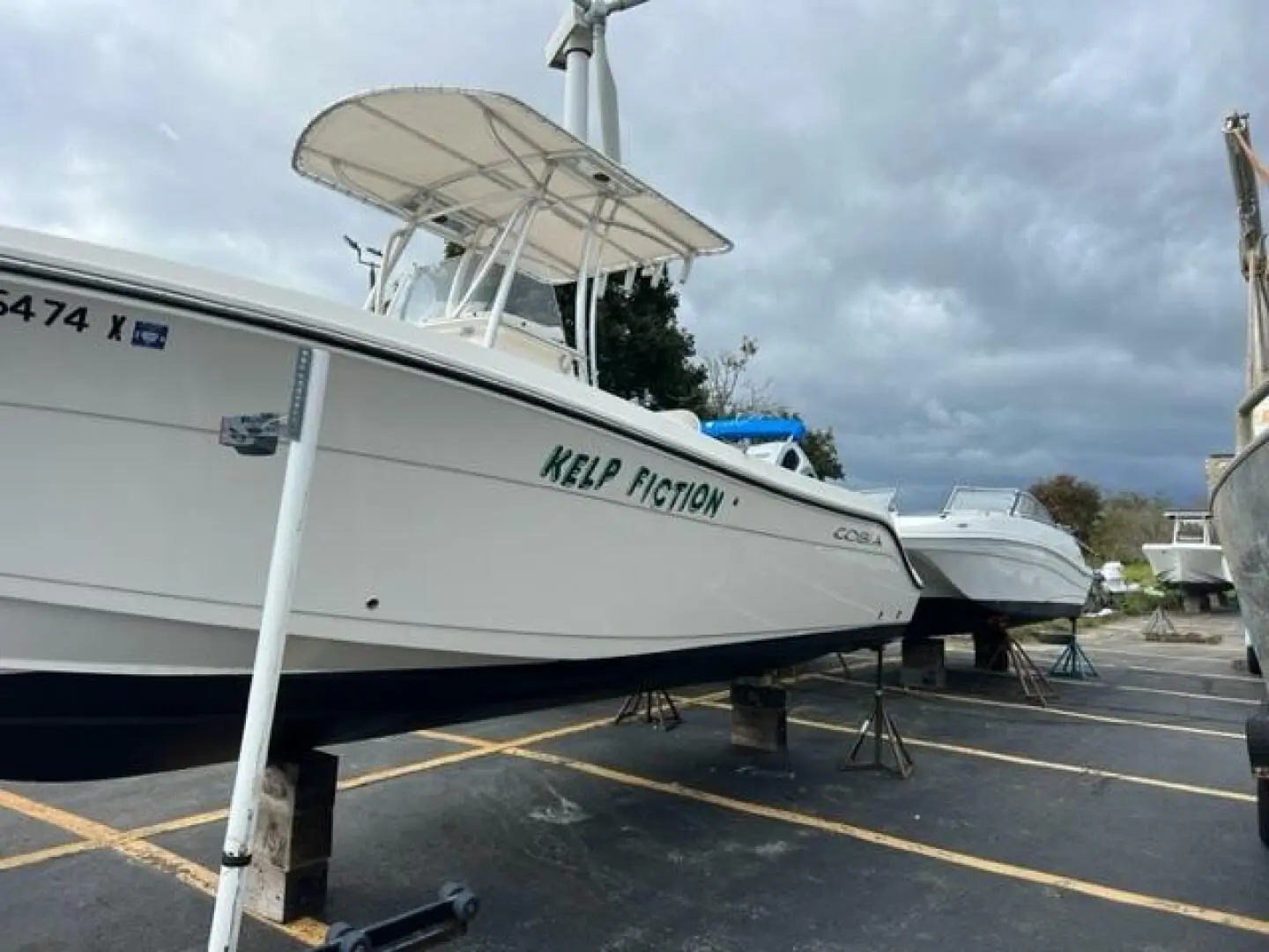 2020 Cobia Boats 237 center console