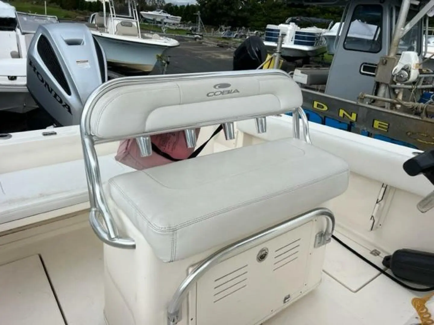 2020 Cobia Boats 237 center console