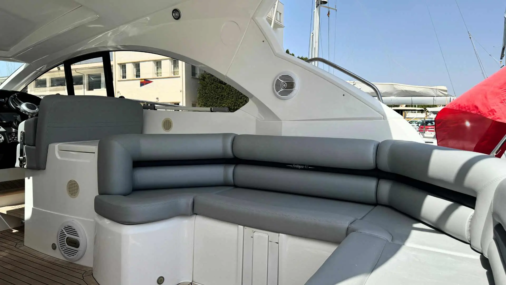 2009 Sunseeker portofino 47