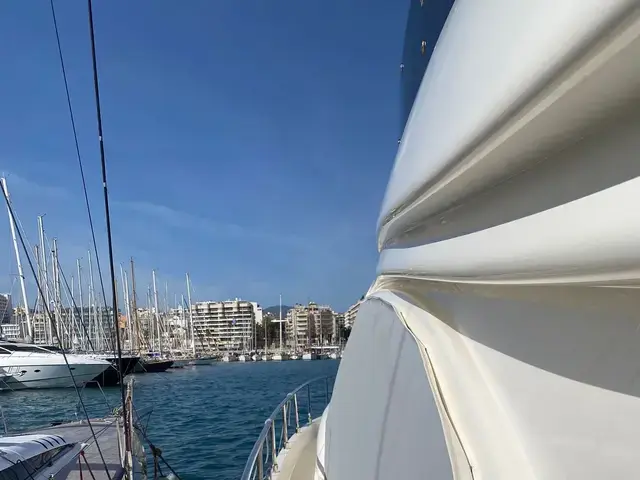 Ferretti Yachts 470