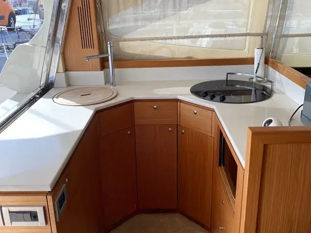 Ferretti Yachts 470