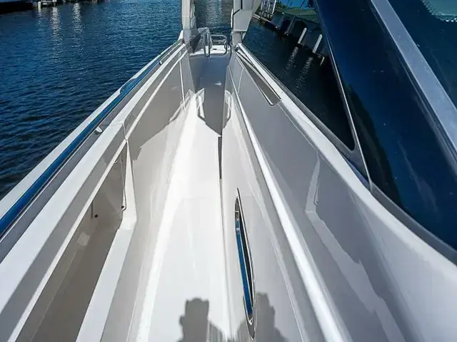 Tiara Yachts 34 Ls