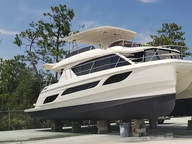 Aquila 48 Powercat