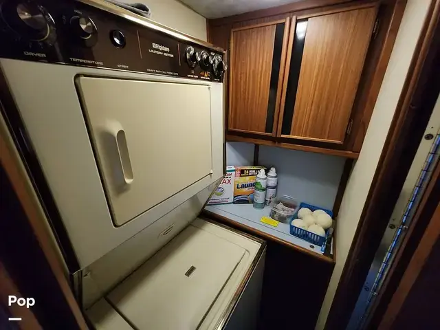 Sea Ray 410 Aft Cabin