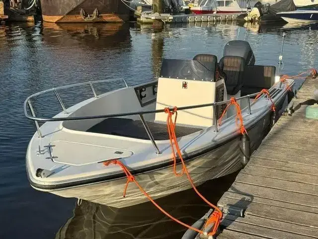 Boston Whaler Rover Marine Fishing Rover