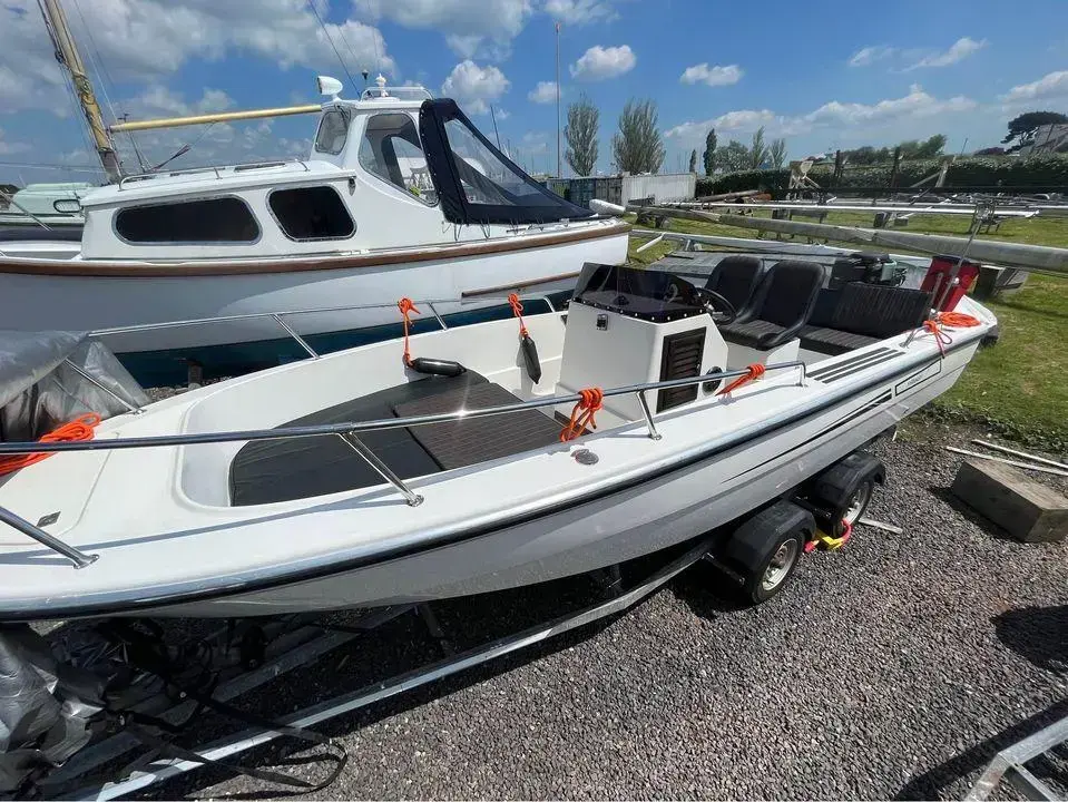 1989 Boston Whaler rover marine fishing rover