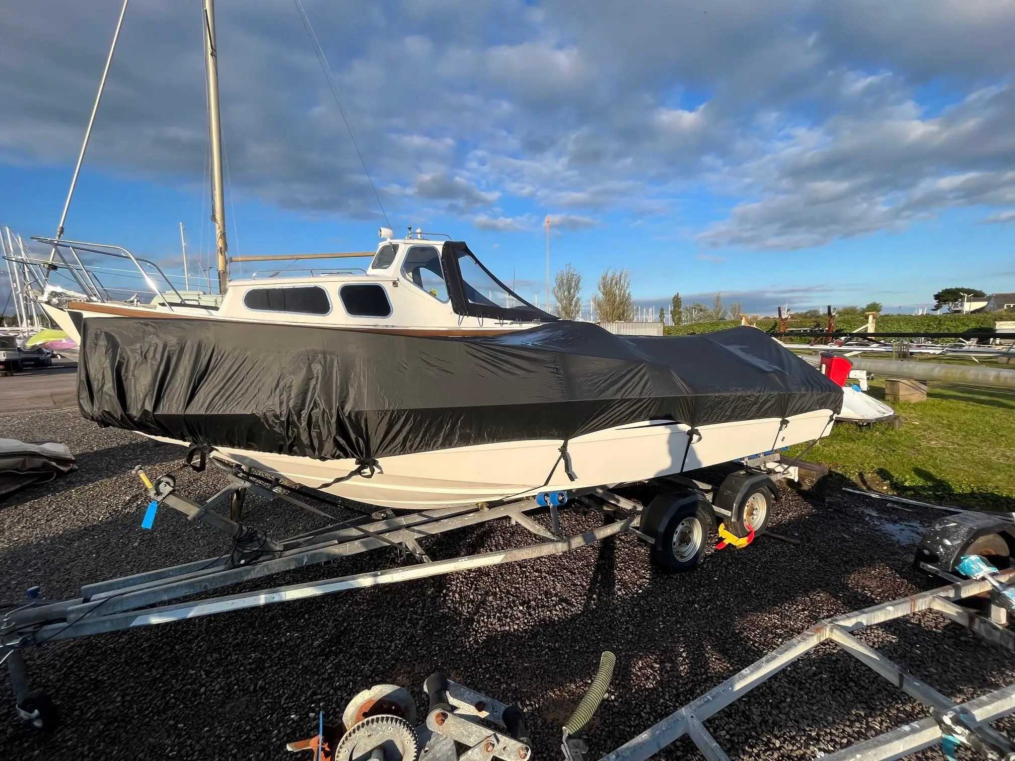 1989 Boston Whaler rover marine fishing rover