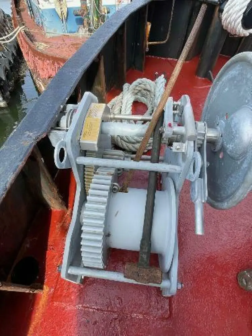 1961 Lakes model bow tug