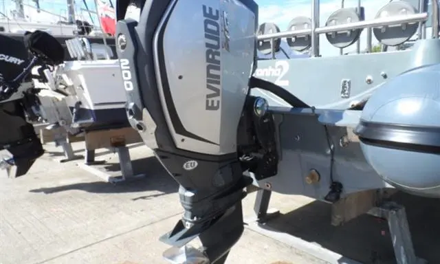 2015 Evinrude 710 rib