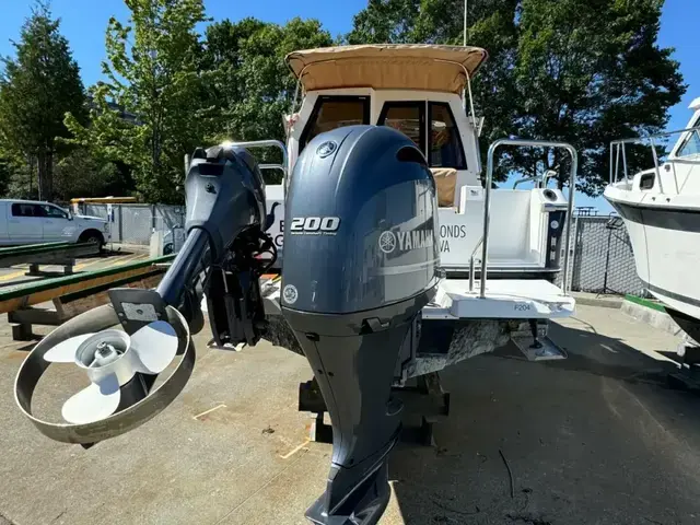 Ranger Tugs R-23