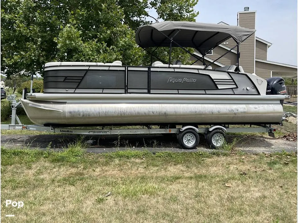 2017 Performance aquapatio 255 ulc