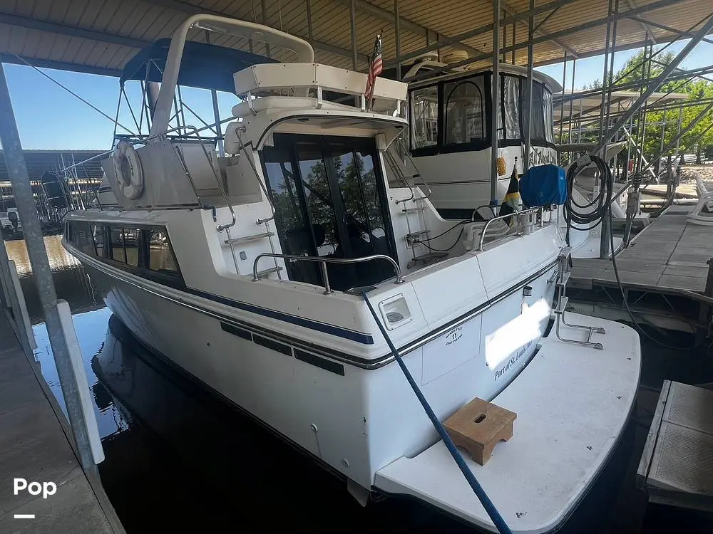 1988 Carver 3697 mariner