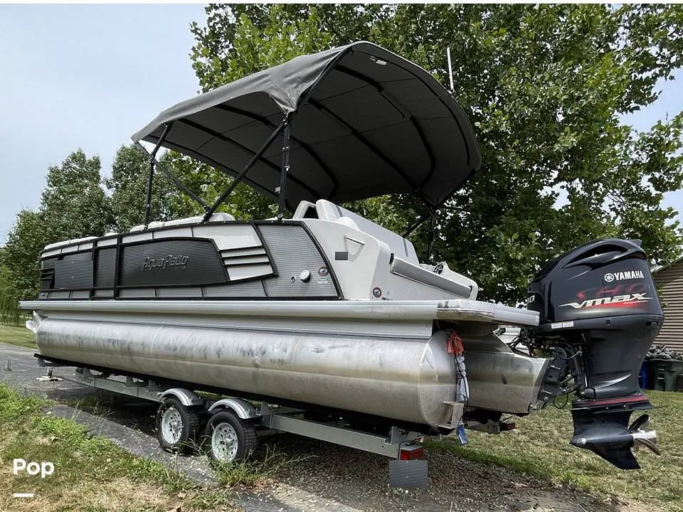 2017 Performance aquapatio 255 ulc