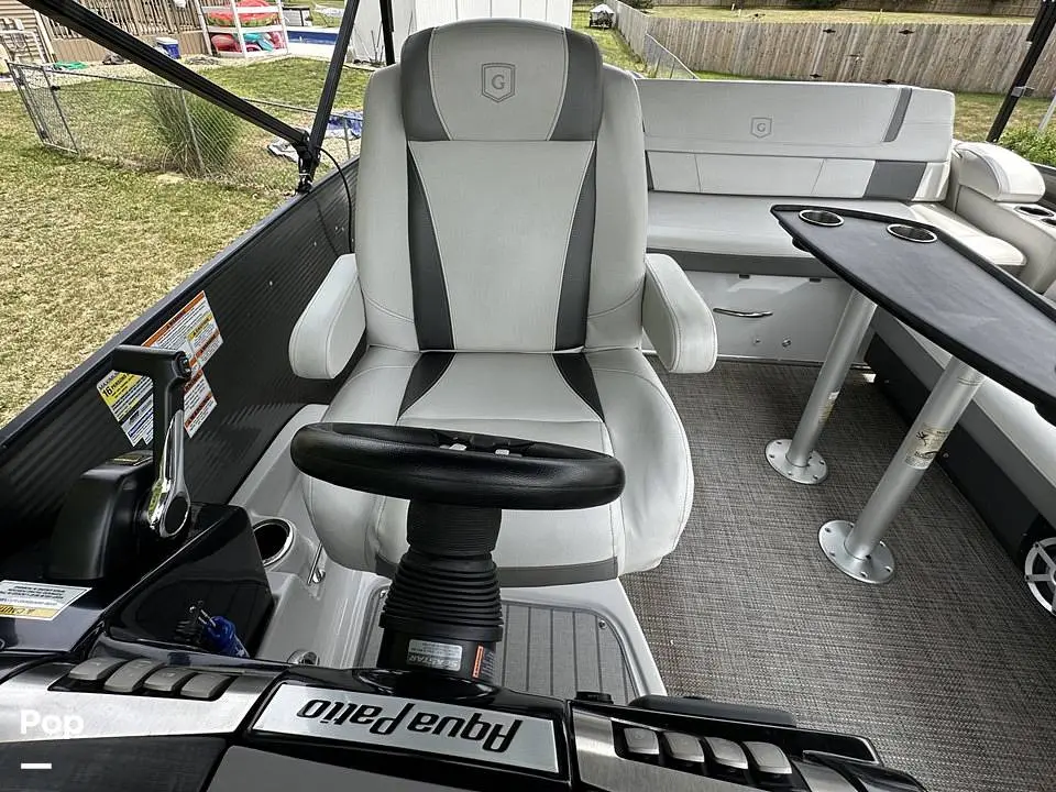 2017 Performance aquapatio 255 ulc