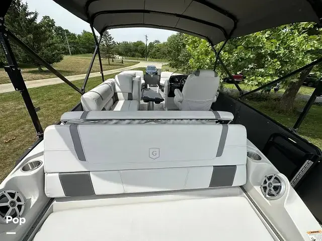 Godfrey Pontoon Aquapatio 255