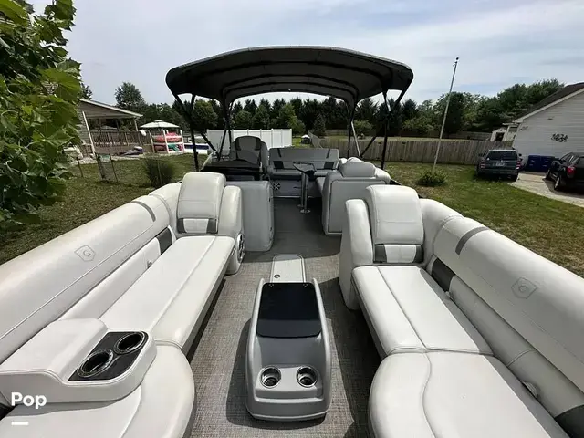 Godfrey Pontoon Aquapatio 255