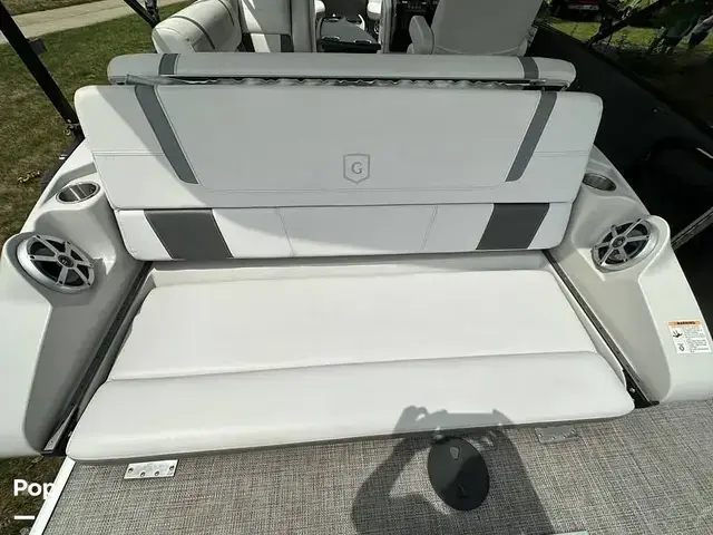 Godfrey Pontoon Aquapatio 255