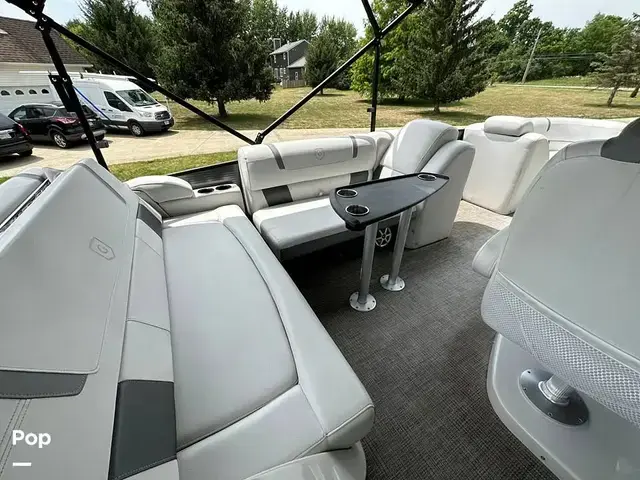 Godfrey Pontoon Aquapatio 255