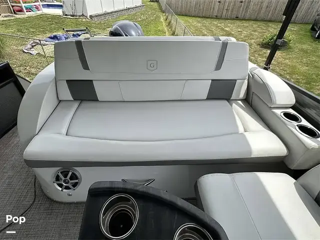 Godfrey Pontoon Aquapatio 255